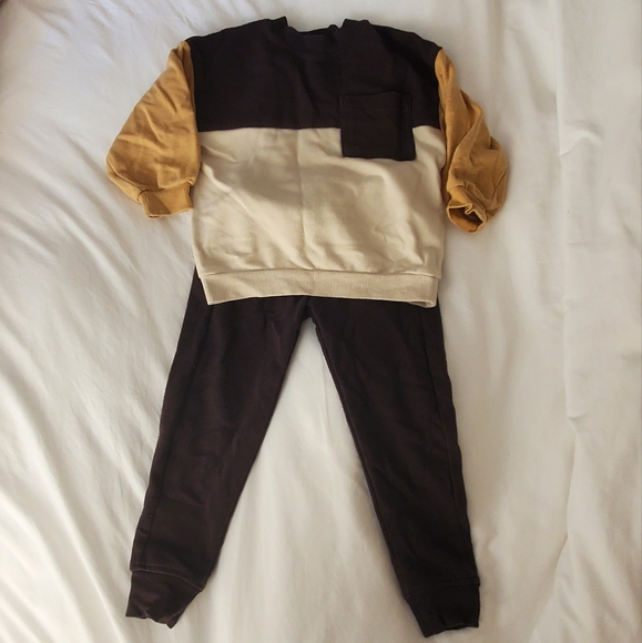 Color-Block Jogger Set - Picture 2 of 6